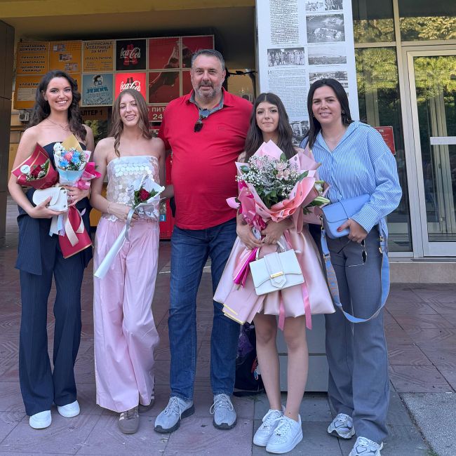 aaaIrina Dara i Mija maturantkinje 3